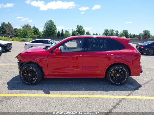 Porsche 2017 2017 WP1AA2A29HKA84413 Image 15