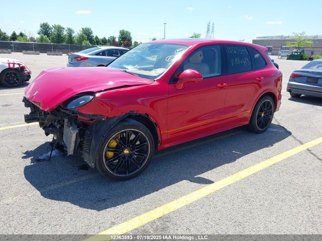 Porsche 2017 2017 WP1AA2A29HKA84413 Image 2