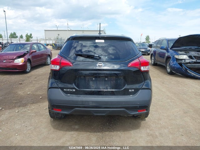 3N1CP5CU8KL555842 Nissan 2019