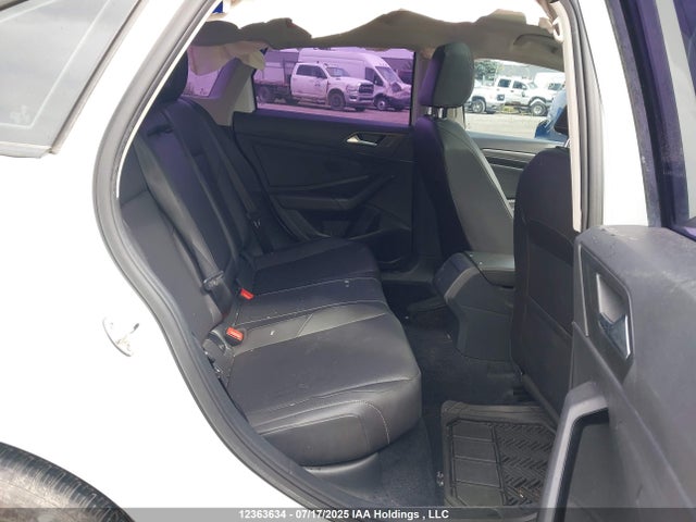 3VWE57BU7KM217896 Volkswagen 1.8 tsi
