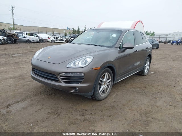 Porsche 2014 2014 WP1AA2A24ELA96538 Image 2