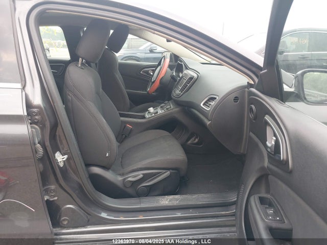 Продаж на аукціоні авто 2016 Chrysler 200, vin: 1C3CCCFB7GN139994, номер лоту: 12363970