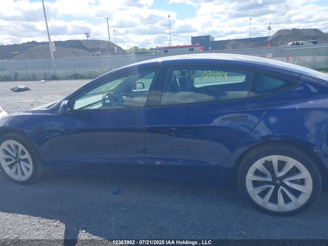 5YJ3E1EA6NF353261 Tesla MODEL 3