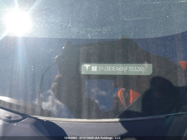 5YJ3E1EA6NF353261 Tesla MODEL 3