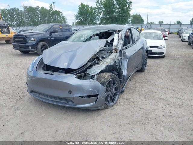 7SAYGDEE6SF283215 Tesla Model Y