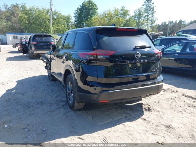 JN8BT3ABXSW154415 Nissan Rogue