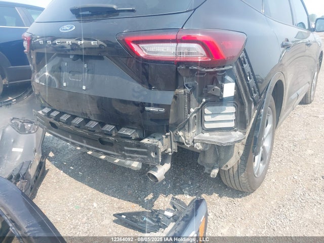 1FMCU9MZ2PUA57698 Ford dura d4 ivct atk