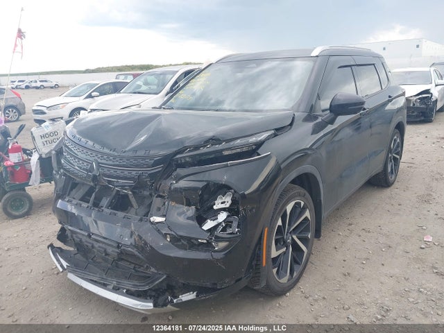 JA4J4VA82PZ613828 Mitsubishi Outlander