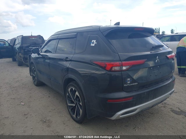 JA4J4VA82PZ613828 Mitsubishi Outlander