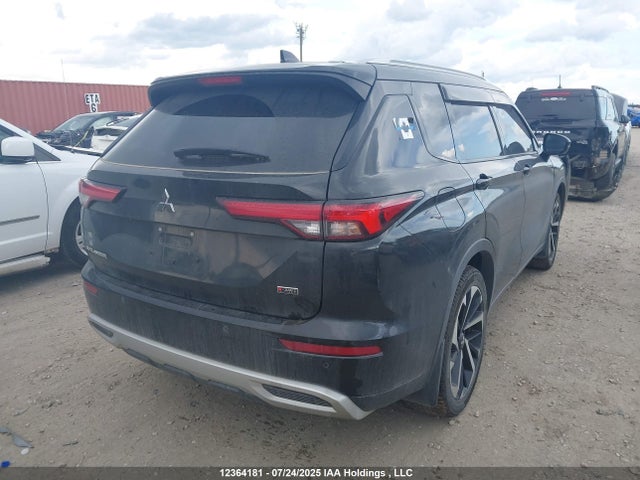 JA4J4VA82PZ613828 Mitsubishi Outlander