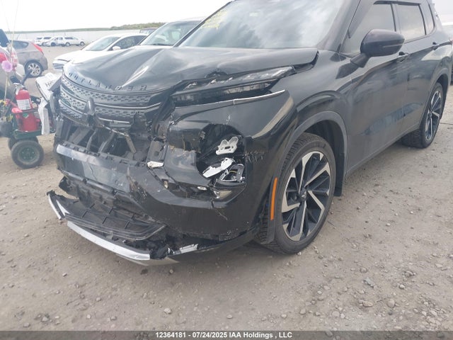 JA4J4VA82PZ613828 Mitsubishi Outlander