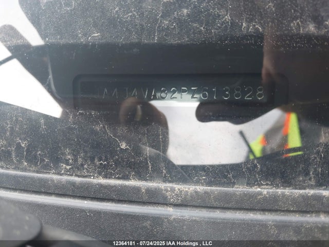 JA4J4VA82PZ613828 Mitsubishi Outlander