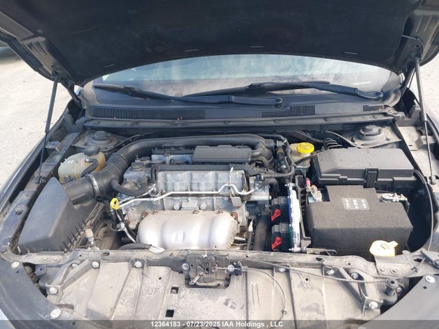 Chrysler 200 2015 1C3CCCFBXFN625715 Image 10