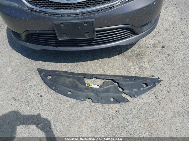 Chrysler 200 2015 1C3CCCFBXFN625715 Image 12