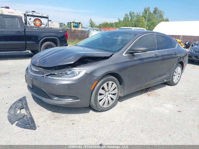 Chrysler 200 2015 1C3CCCFBXFN625715 Image 2