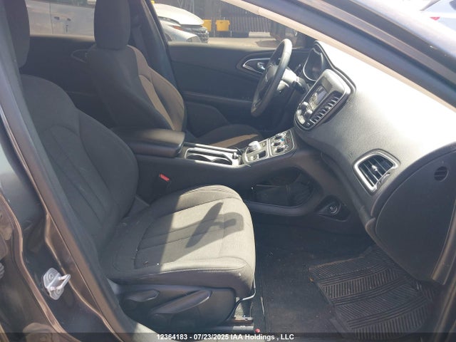 Chrysler 200 2015 1C3CCCFBXFN625715 Image 5