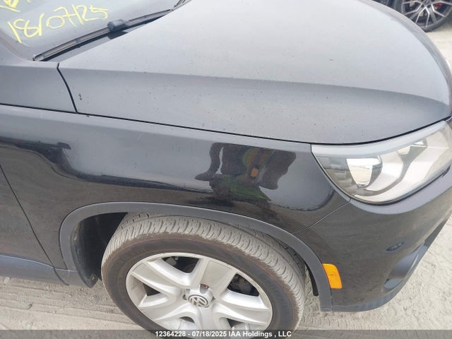 WVGJV3AX9EW593697 Volkswagen 2014