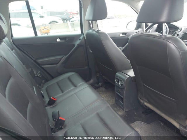 WVGJV3AX9EW593697 Volkswagen 2014