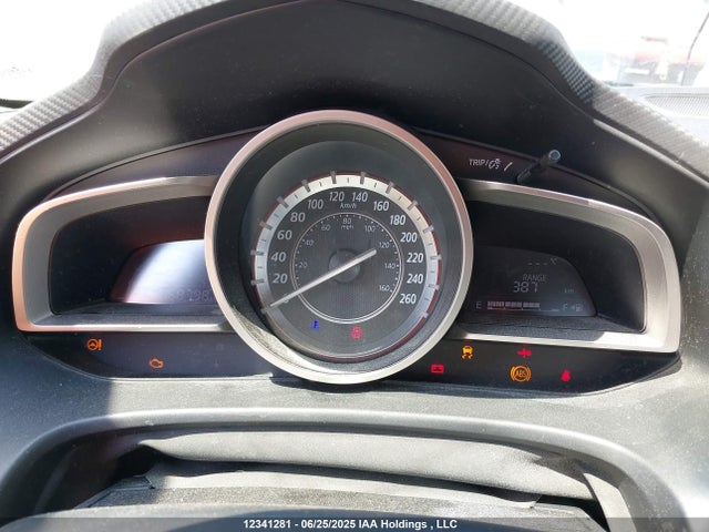 JM1BM1V77E1162833 Mazda pe