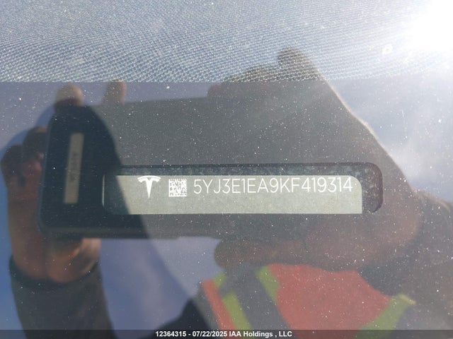 5YJ3E1EA9KF419314 Tesla 2019