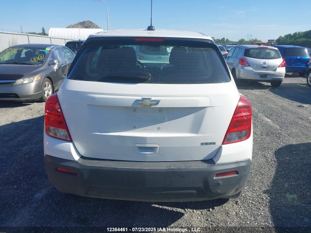 Chevrolet LUV 2015 3GNCJKSBXFL255682 Image 16