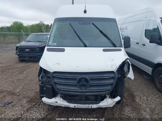 WD3BF1CD7KP129689 Mercedes-Benz om 642 with brake assist