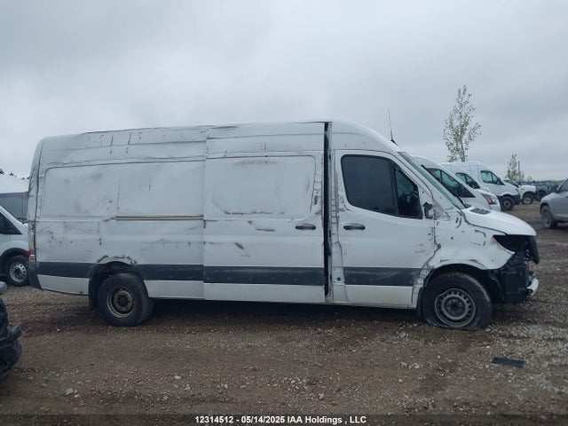 WD3BF1CD7KP129689 Mercedes-Benz om 642 with brake assist