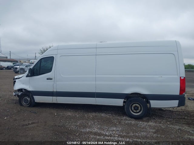 WD3BF1CD7KP129689 Mercedes-Benz om 642 with brake assist