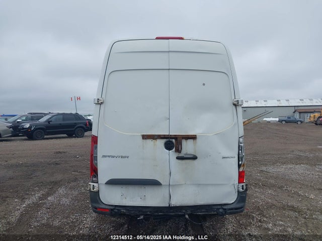 WD3BF1CD7KP129689 Mercedes-Benz om 642 with brake assist