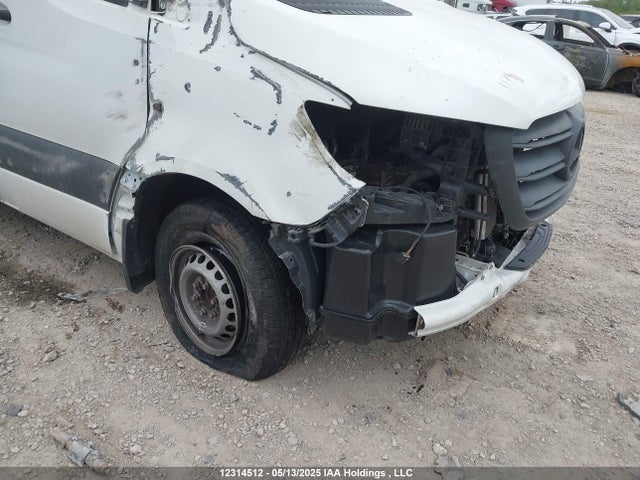 WD3BF1CD7KP129689 Mercedes-Benz om 642 with brake assist