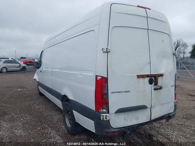 WD3BF1CD7KP129689 Mercedes-Benz om 642 with brake assist