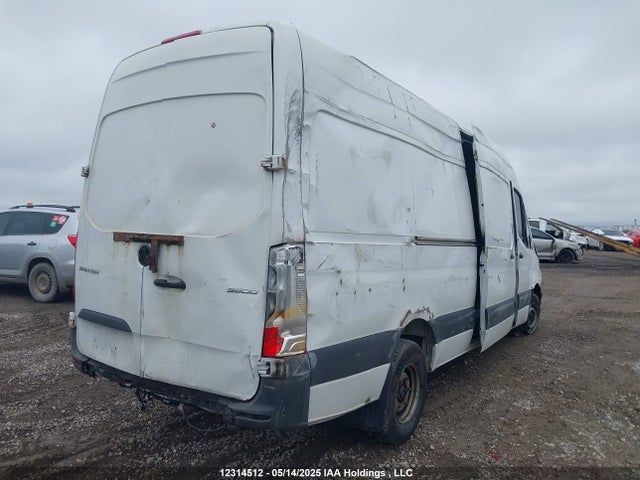 WD3BF1CD7KP129689 Mercedes-Benz om 642 with brake assist