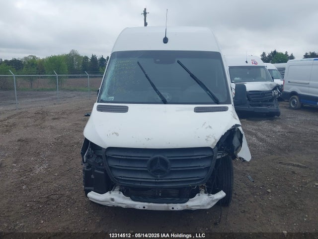 WD3BF1CD7KP129689 Mercedes-Benz om 642 with brake assist