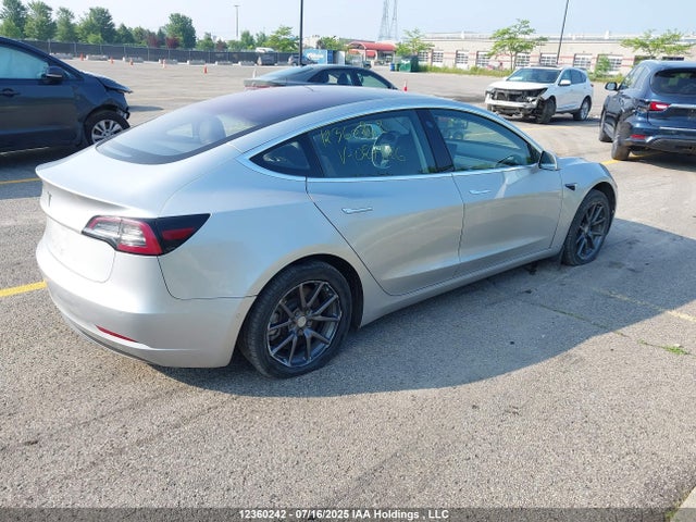 5YJ3E1EA6JF027826 Tesla MODEL 3