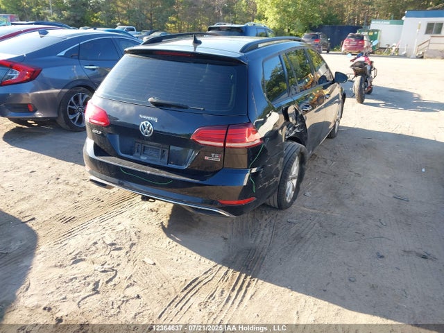 3VW217AU0JM763177 Volkswagen GOLF SPORTWAGEN
