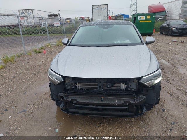 3VWE57BU3MM076585 Volkswagen tsi