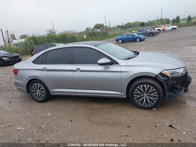 3VWE57BU3MM076585 Volkswagen tsi