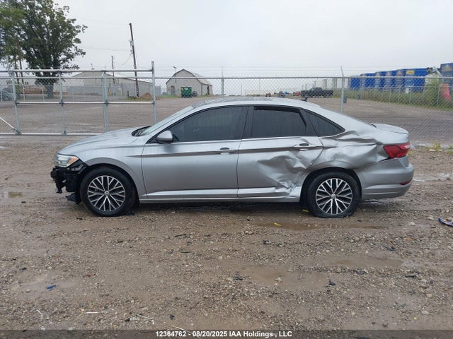 3VWE57BU3MM076585 Volkswagen tsi