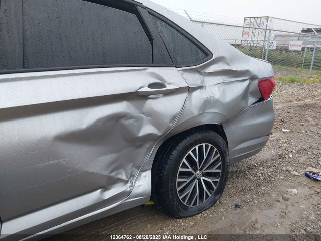 3VWE57BU3MM076585 Volkswagen tsi