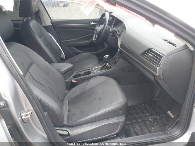 3VWE57BU3MM076585 Volkswagen tsi
