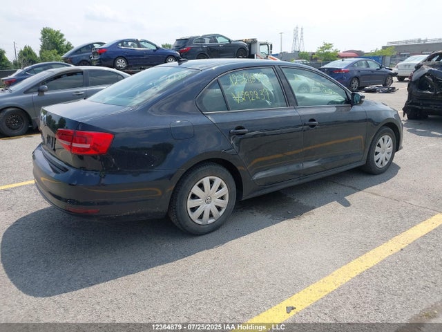 3VW2K7AJ4FM292239 Volkswagen 2015