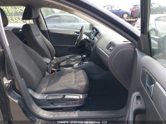 3VW2K7AJ4FM292239 Volkswagen 2015