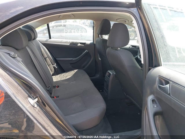 3VW2K7AJ4FM292239 Volkswagen 2015