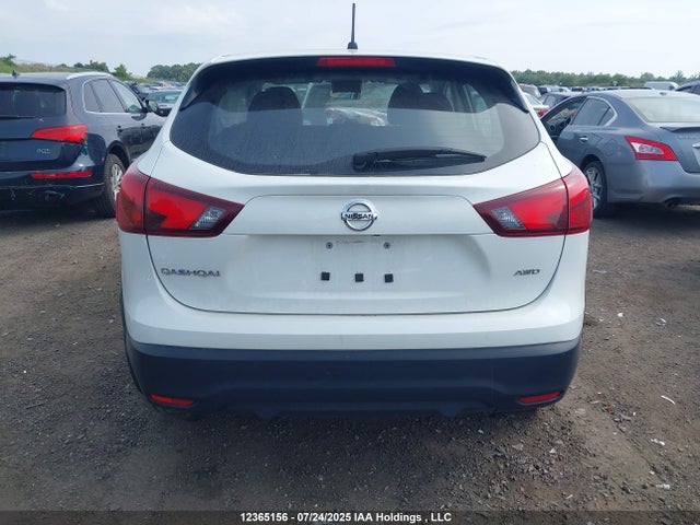 JN1BJ1CR5JW205451 Nissan ROGUE SPORT