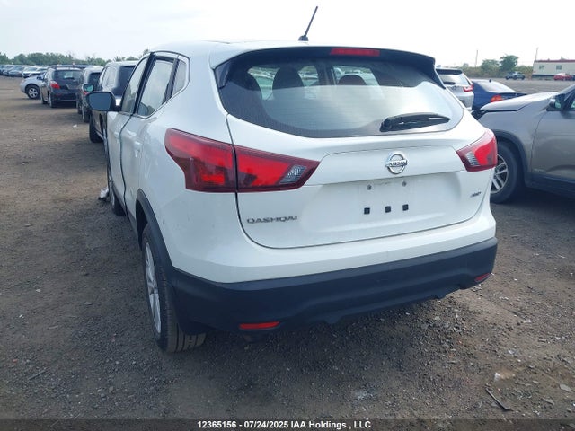 JN1BJ1CR5JW205451 Nissan ROGUE SPORT