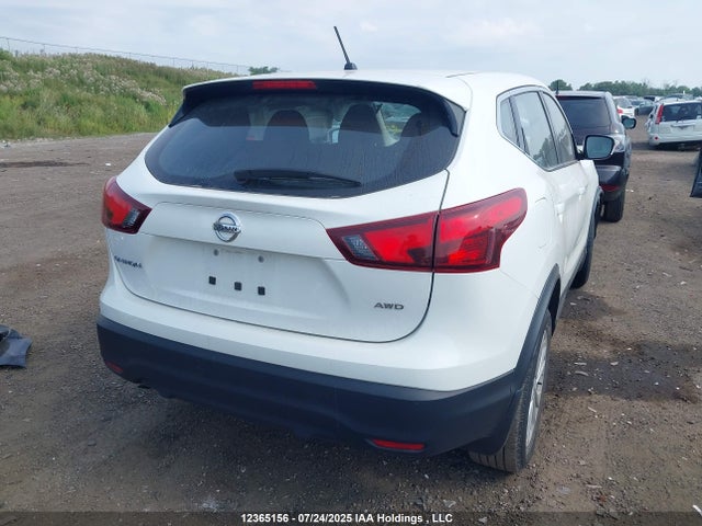 JN1BJ1CR5JW205451 Nissan ROGUE SPORT