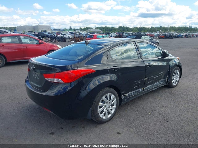 2013 Hyundai Elantra Gls/limited მანქანა იყიდება აუქციონზე, vin: 5NPDH4AEXDH334153, აუქციონის ნომერი: 12365210