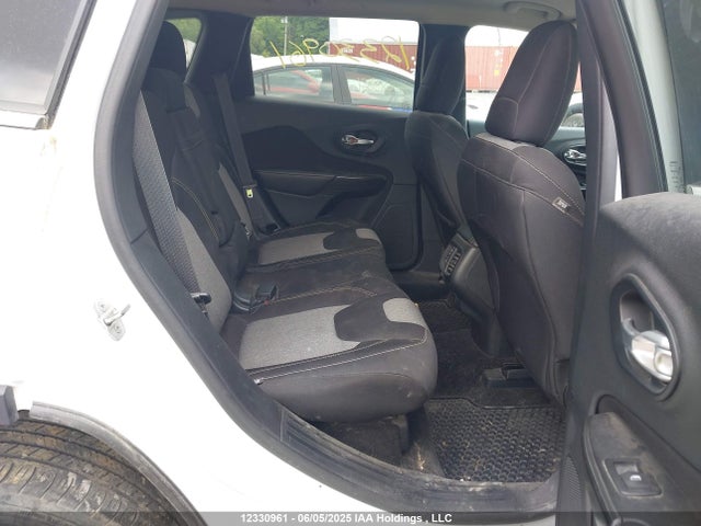1C4PJLCB7EW315828 Jeep 2014