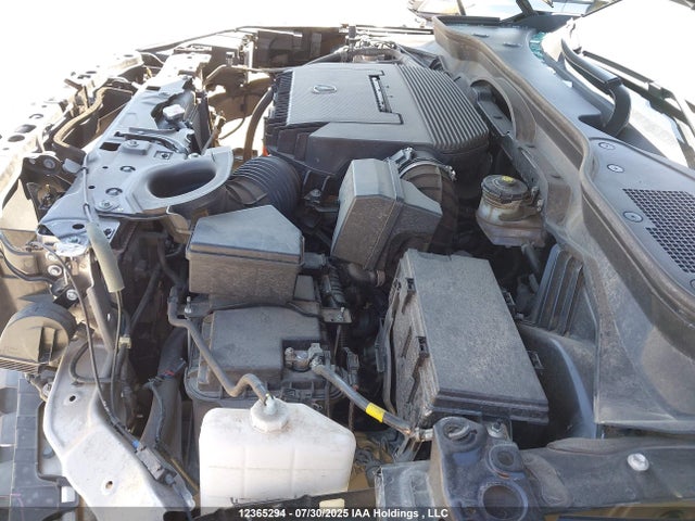 5J8YE1H84NL800229 Acura j35y5