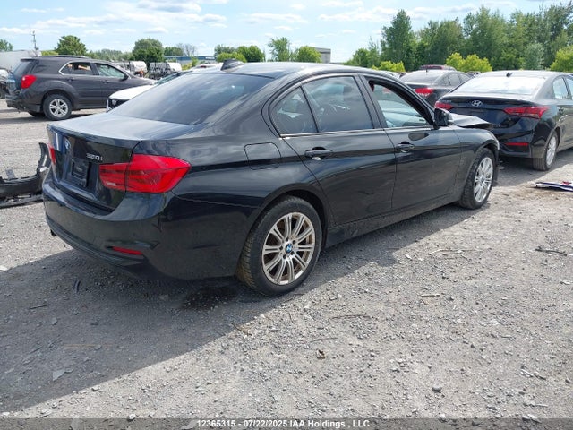 BMW 320i 2016 WBA8E5G59GNU21096 Image 4